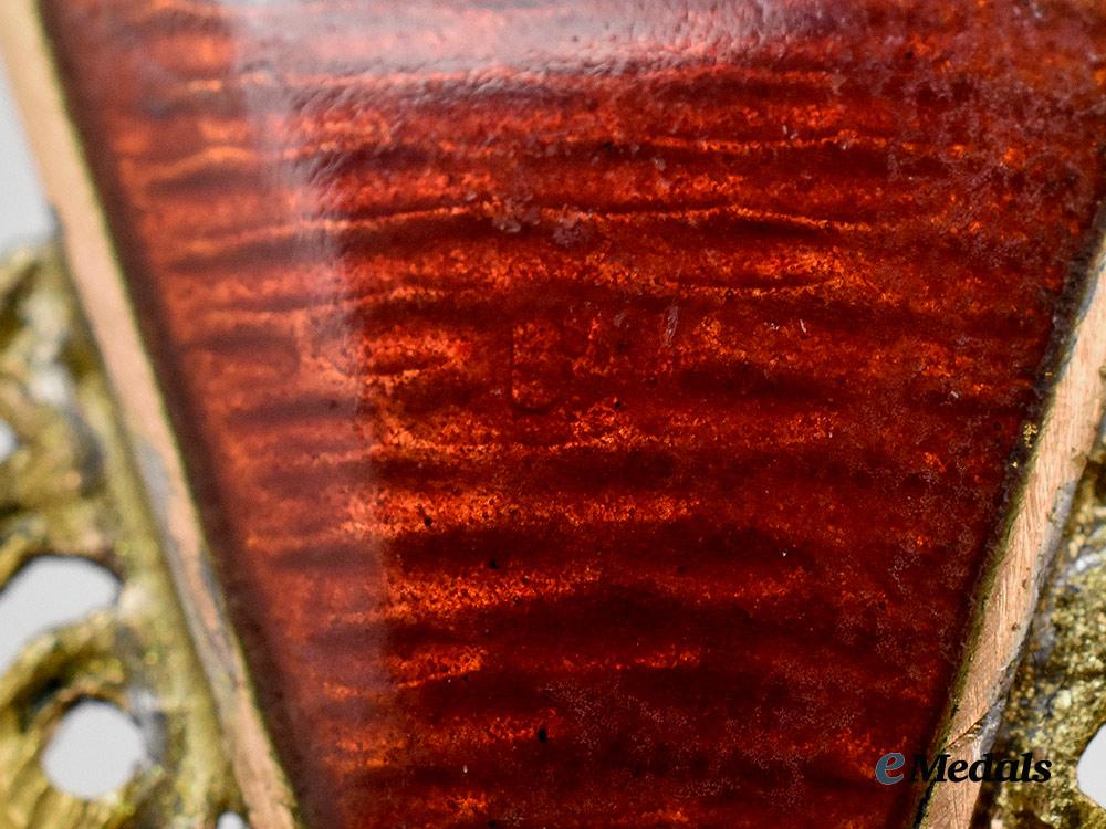 russia,_imperial._an_order_of_st._anne_in_gold,_i_i_i_class_with_swords,_c.1910___m_n_c3591