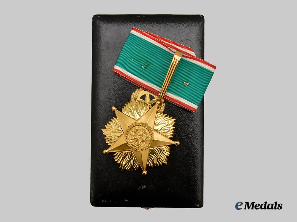 italy,_republic._an_order_of_the_star_of_italian_solidarity,_i_i_class___m_n_c3596