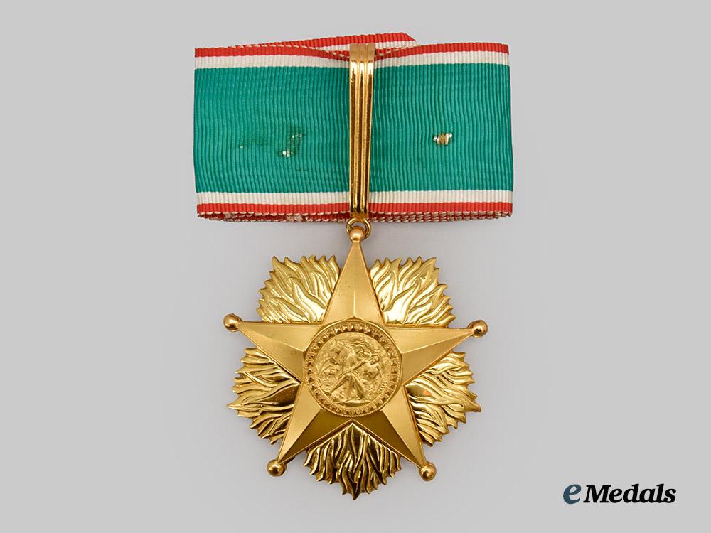 italy,_republic._an_order_of_the_star_of_italian_solidarity,_i_i_class___m_n_c3597