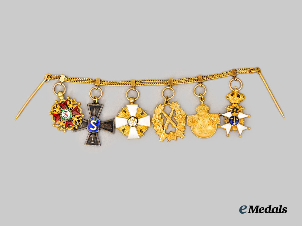 russia,_imperial._a_fine_gold_miniature_awards_chain___m_n_c3598