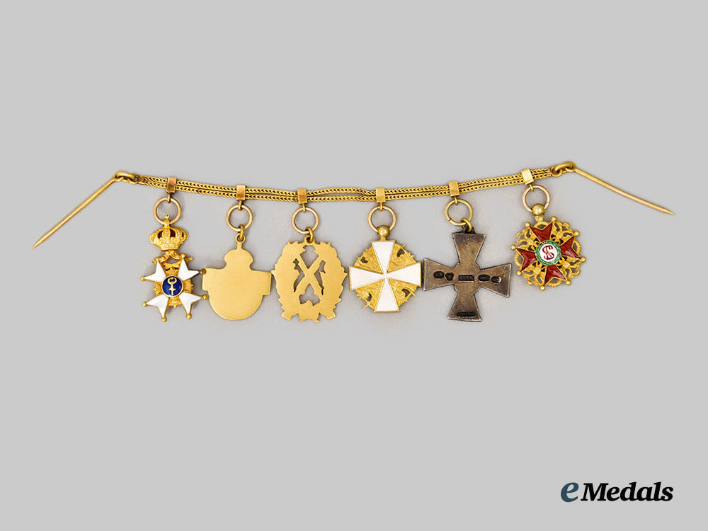 russia,_imperial._a_fine_gold_miniature_awards_chain___m_n_c3599