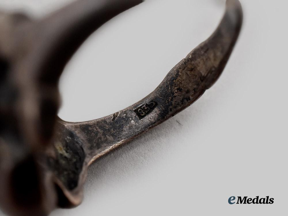germany,_wehrmacht._a_commemorative_totenkopf_ring_in_silver___m_n_c3655