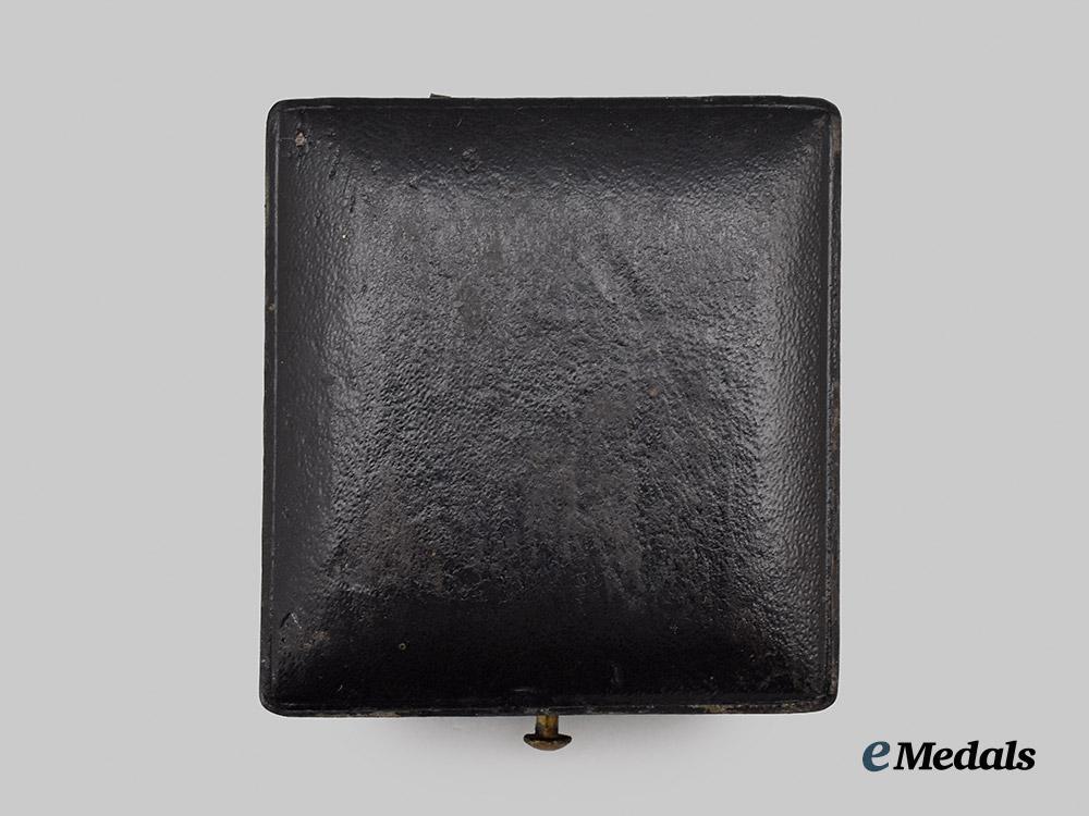 saxe-_altenburg,_duchy._a_duke_ernst_medal,_type_i_i,_civil_division,_with_case___m_n_c3661