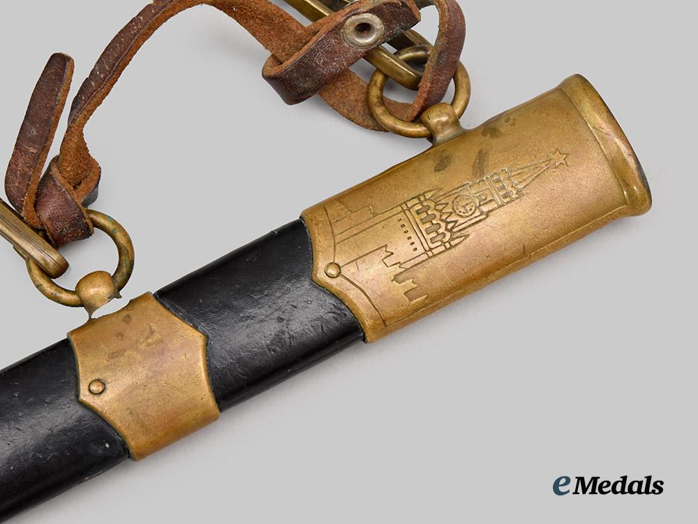 russia,_soviet_union._a_navy_officer’s_dirk,_with_hanger,_by_the_zlatoust_factory___m_n_c3674