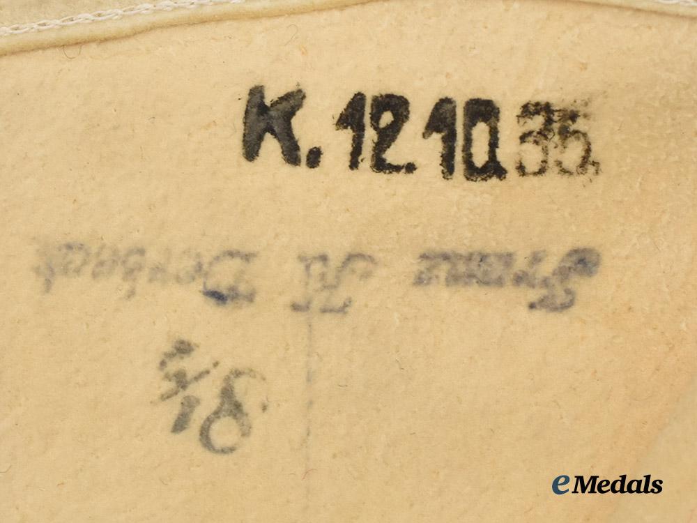 germany,_wehrmacht._a_pair_of_dress_uniform_gloves,_cross-_branch_examples___m_n_c3755