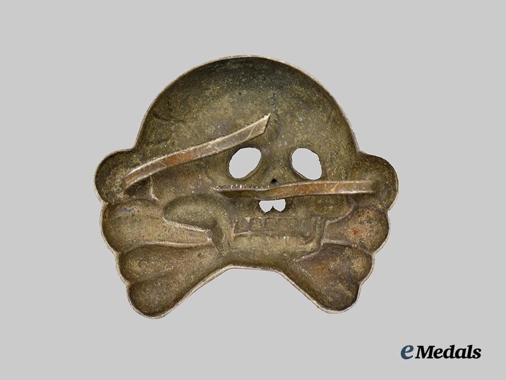 germany,_s_s._a_first_pattern_visor_cap_totenkopf_insignia___m_n_c3798