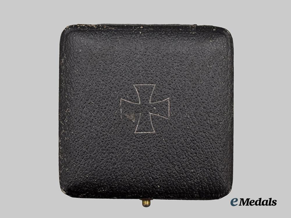 germany,_wehrmacht._a1939_iron_cross_i_class,_with_case,_by_klein&_quenzer___m_n_c3811