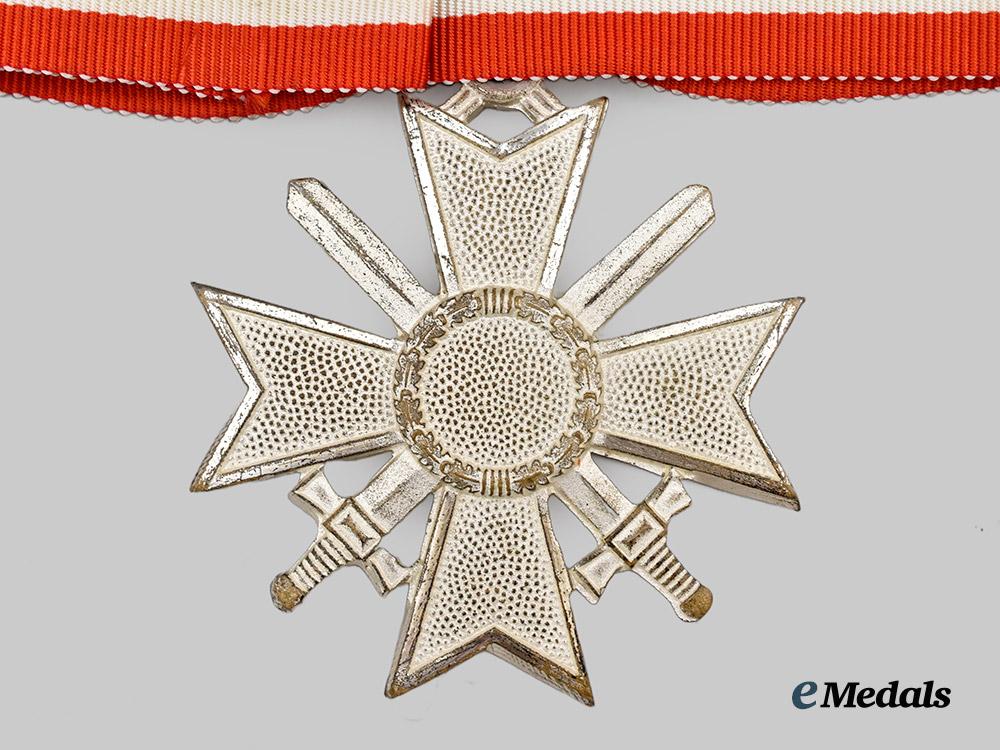 germany,_federal_republic._a_knight’s_cross_of_the_war_merit_cross_with_swords,_exhibition_example_by_steinhauer&_lück,_c.1970___m_n_c3845