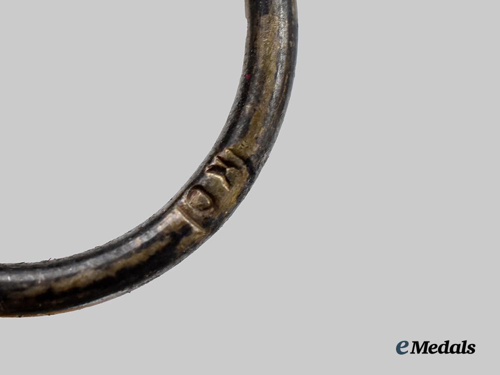 germany,_imperial._a_pair_of1914_iron_crosses___m_n_c3862