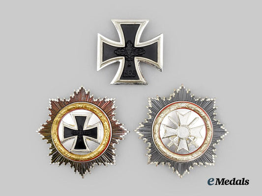 germany,_federal_republic._a_mixed_lot_of_second_world_war_service_awards,1957_versions___m_n_c3873