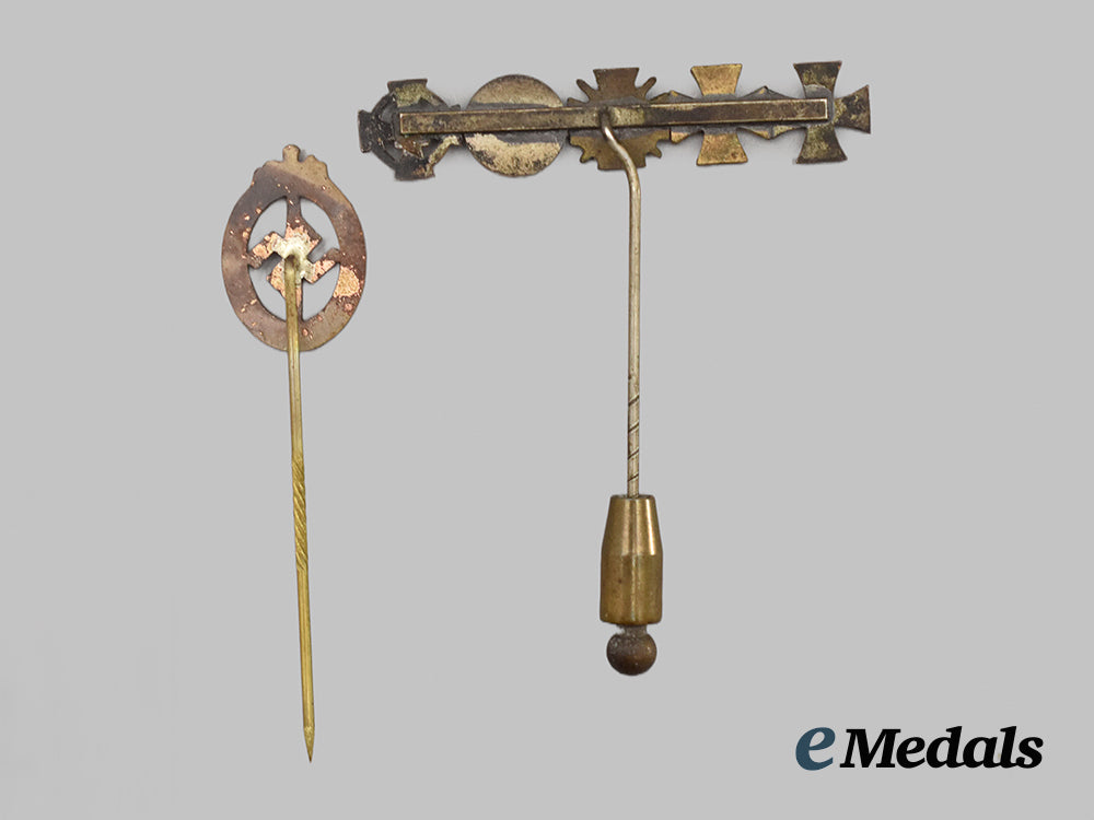 germany,_third_reich._a_pair_of_stick_pin_miniature_awards___m_n_c3884