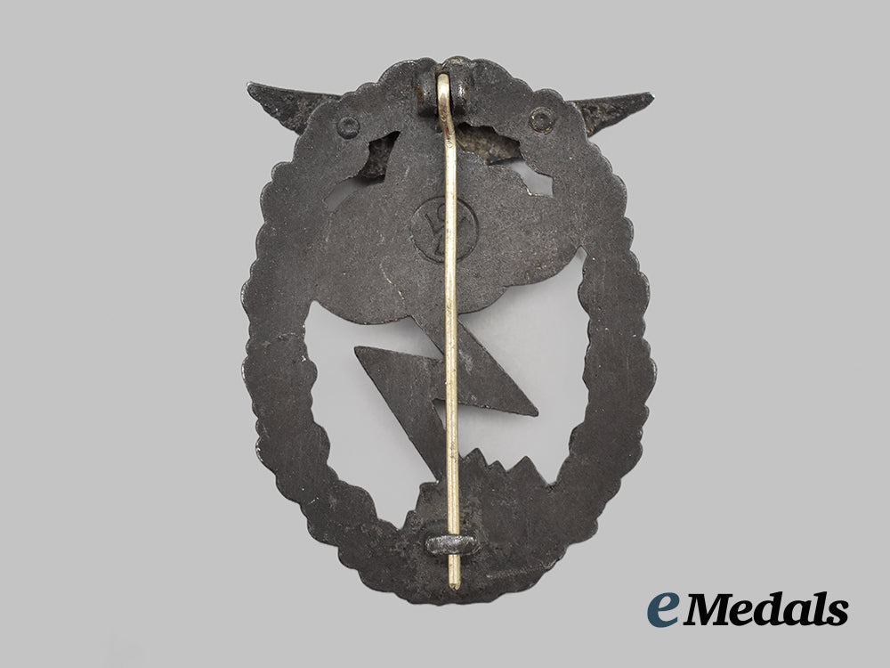 germany,_luftwaffe._a_rare_ground_assault_badge,_by_gebrüder_wegerhoff___m_n_c3888