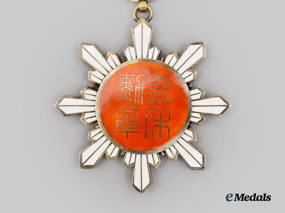 china,_republic._an_order_of_the_precious_brilliant_golden_grain,_i_i_i_class_commander___m_n_c3943