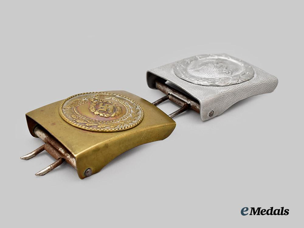 germany,_third_reich._a_pair_of_belt_buckles_for_political_and_military_personnel___m_n_c3978