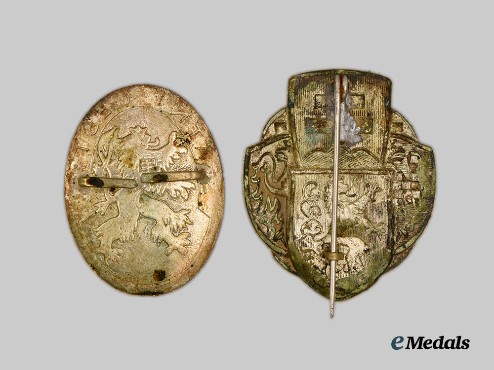 czechoslovakia,_republic._a_pair_of_badges___m_n_c4005