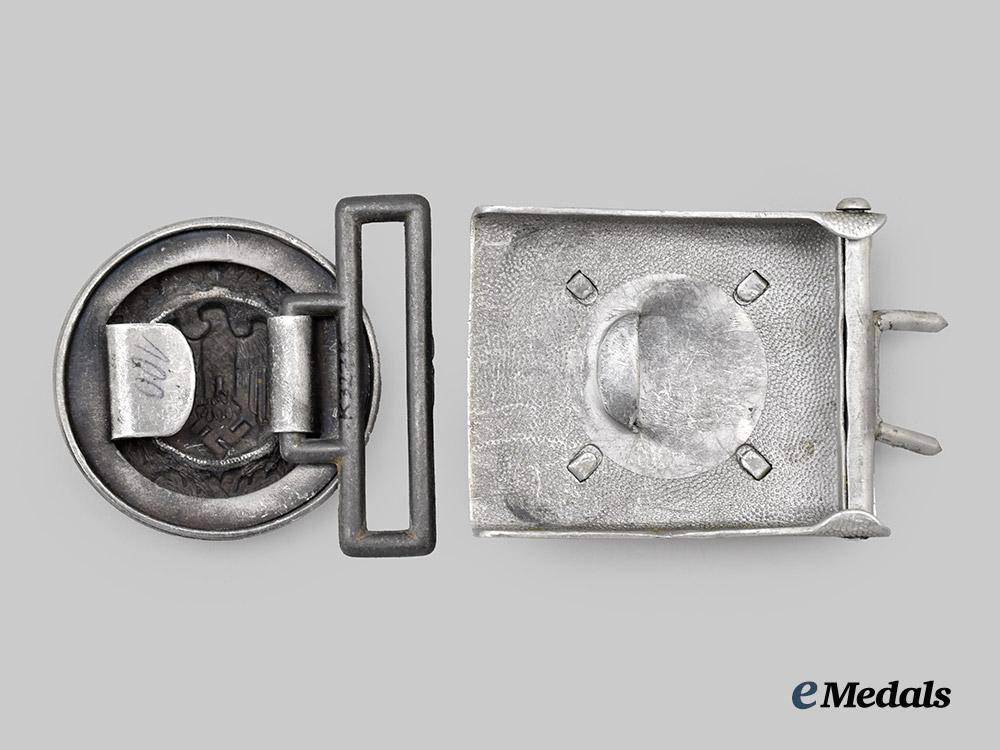 germany,_heer._a_pair_of_belt_buckles_for_enlisted_and_officer_ranks___m_n_c4013