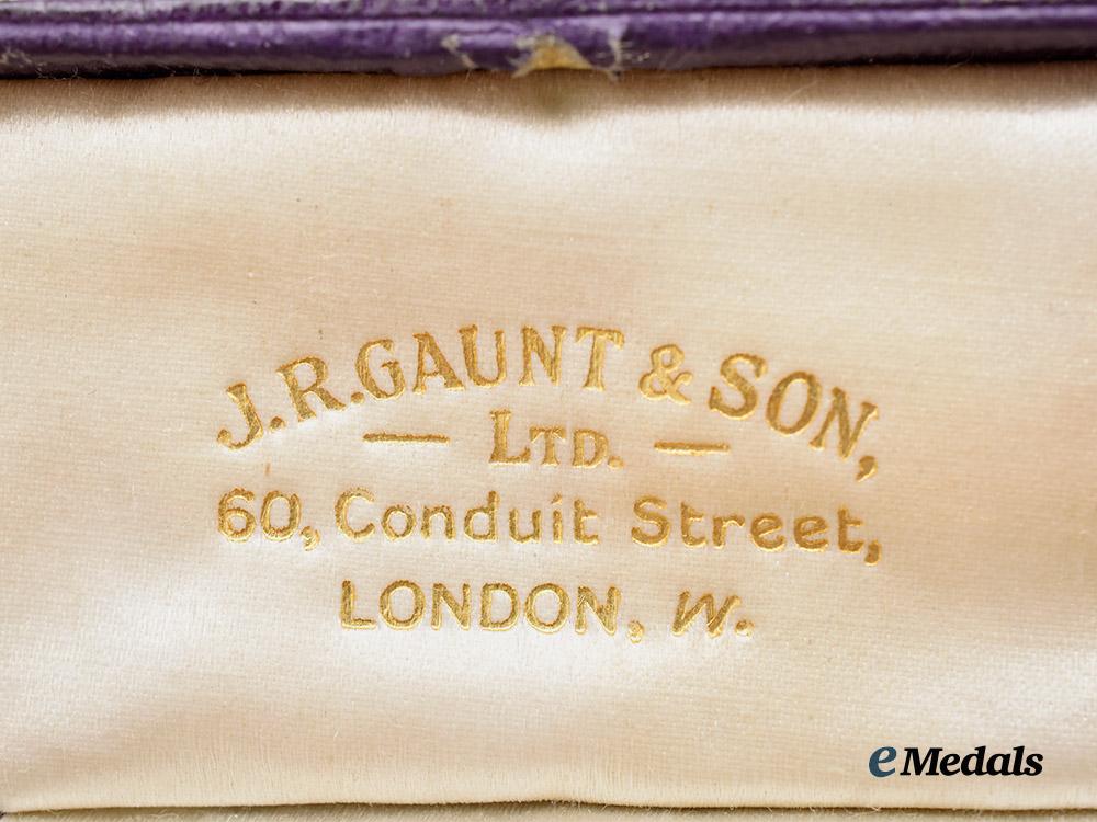 united_kingdom._a_miniature_queen’s_south_africa_medal_with_six_clasps___m_n_c4092