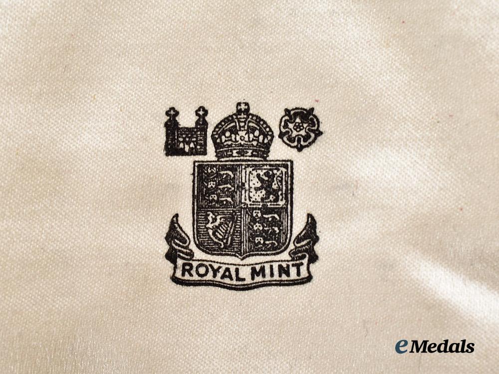 united_kingdom._a_knight_bachelor’s_badge,_with_case,_c.1929___m_n_c4141