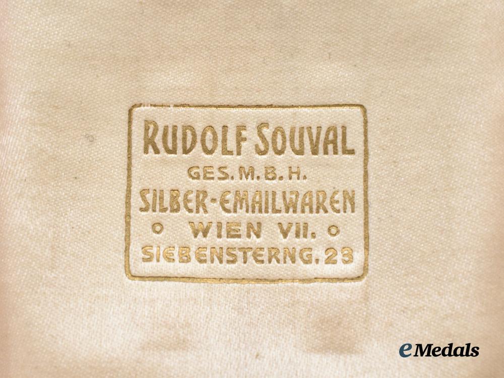 austria,_republic._an_order_of_merit_to_the_republic_of_austria,_officer’s_cross_with_case,_by_souval___m_n_c4152