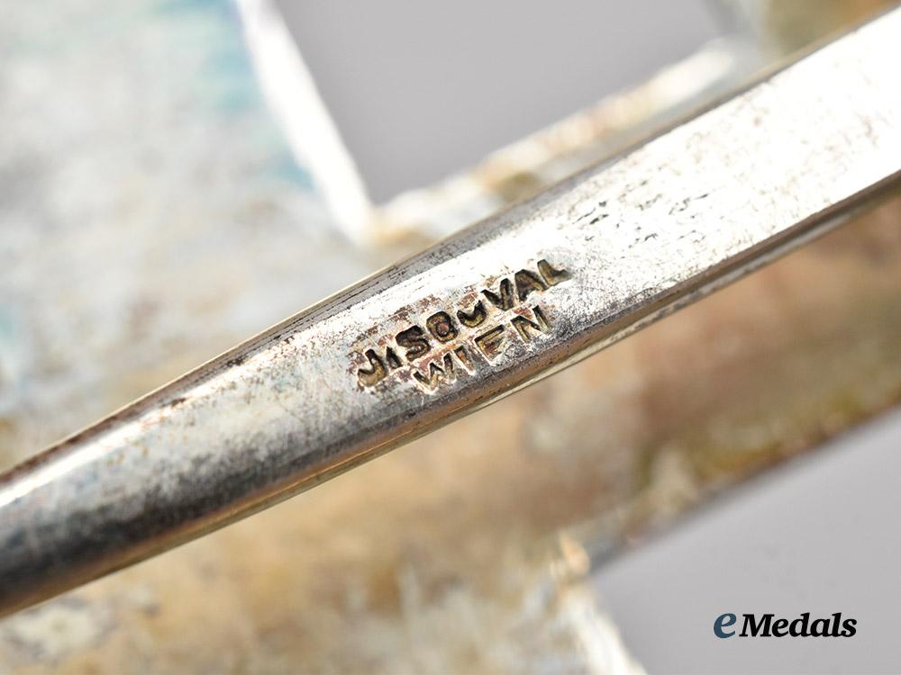 austria,_republic._an_order_of_merit_to_the_republic_of_austria,_officer’s_cross_with_case,_by_souval___m_n_c4159