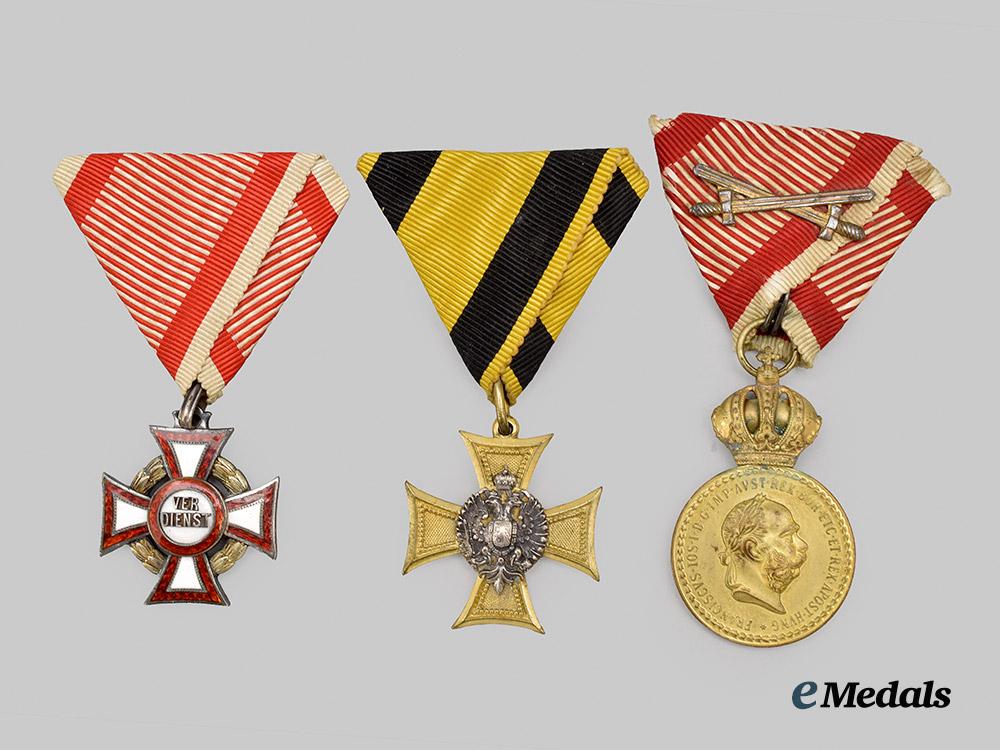 austria,_imperial._a_lot_of_three_austrian_decorations___m_n_c4173