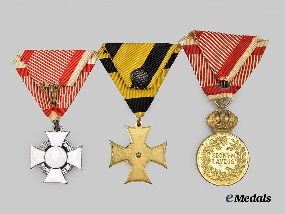 austria,_imperial._a_lot_of_three_austrian_decorations___m_n_c4175