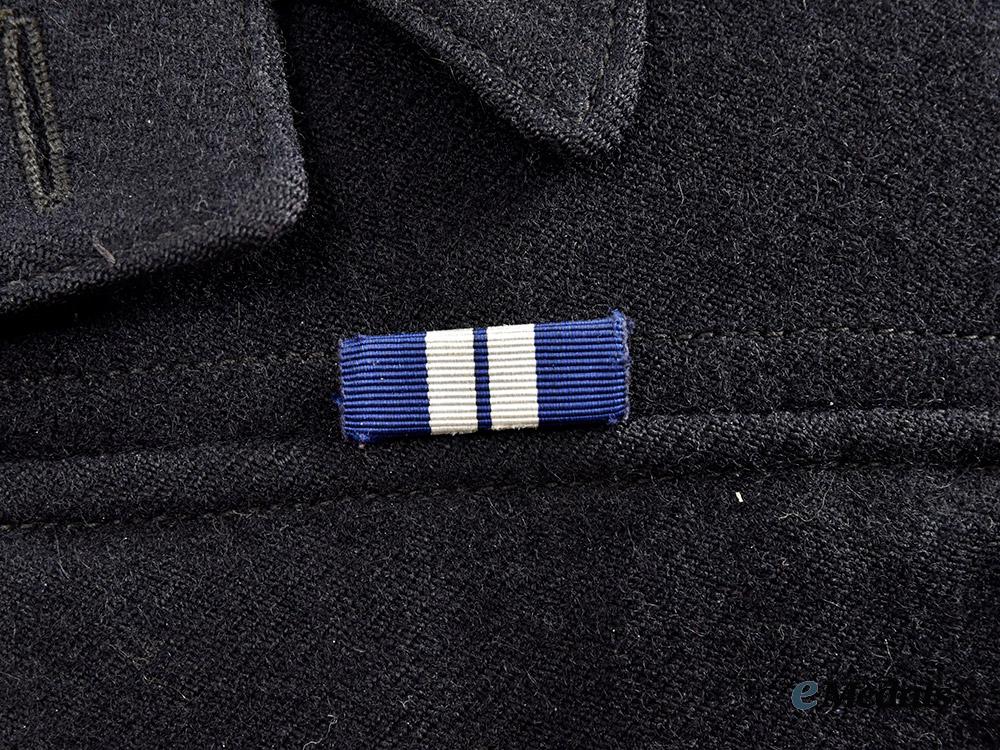 united_kingdom._the_royal_navy_reserve_blue_serge_dress_uniform_of_d_s_m_recipient_lieutenant_horace_d._h._osborne___m_n_c4193