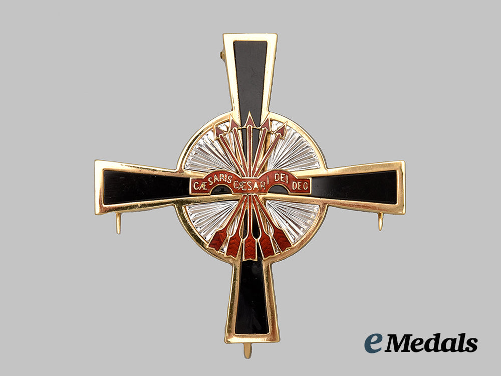 spain,_spanish_state._an_imperial_order_of_the_yoke_and_arrows_badge,_c.1945___m_n_c4226