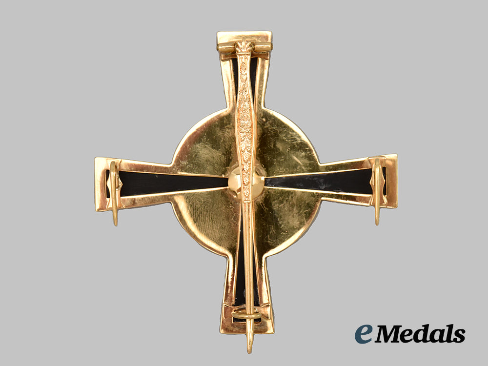 spain,_spanish_state._an_imperial_order_of_the_yoke_and_arrows_badge,_c.1945___m_n_c4228