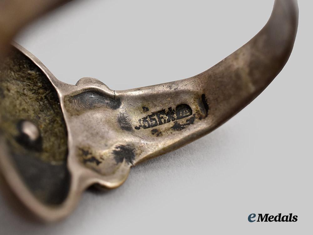 germany,_wehrmacht._a_commemorative_totenkopf_ring_in_silver___m_n_c4267