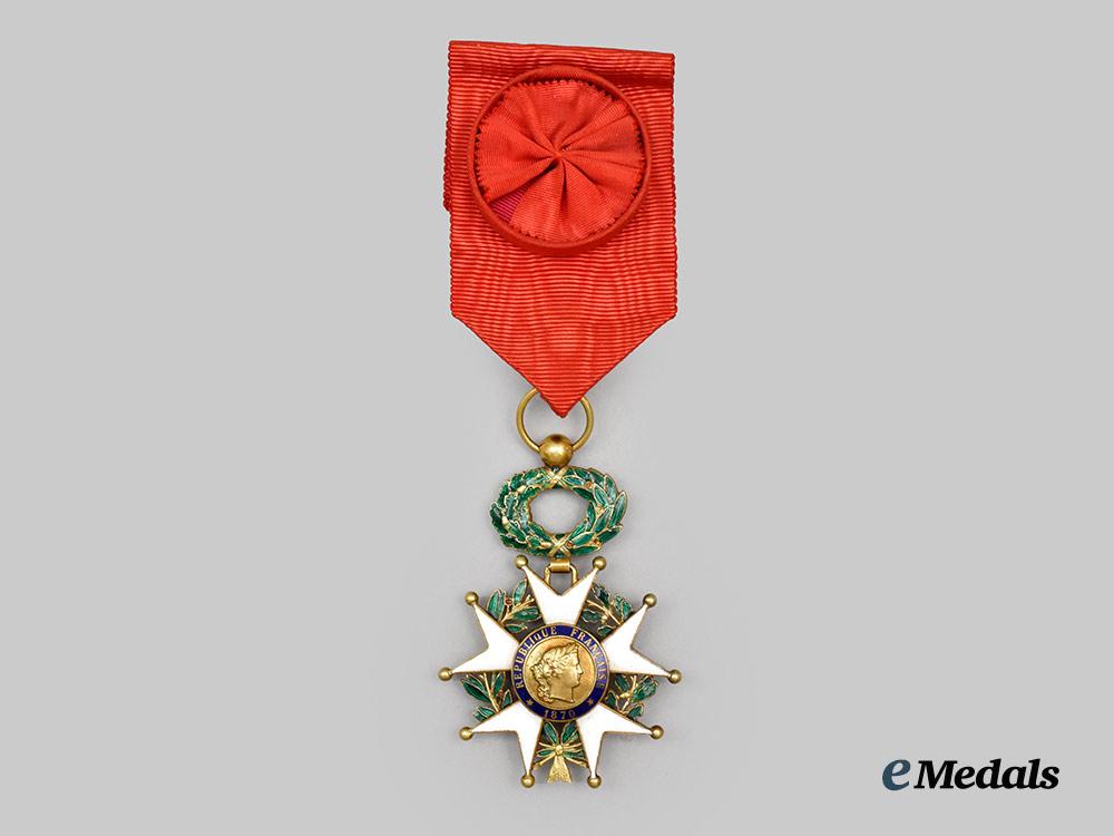 france,_third_republic._an_order_of_the_legion_of_honour_in_gold,_fourth_class_officer,_c.1915___m_n_c4281