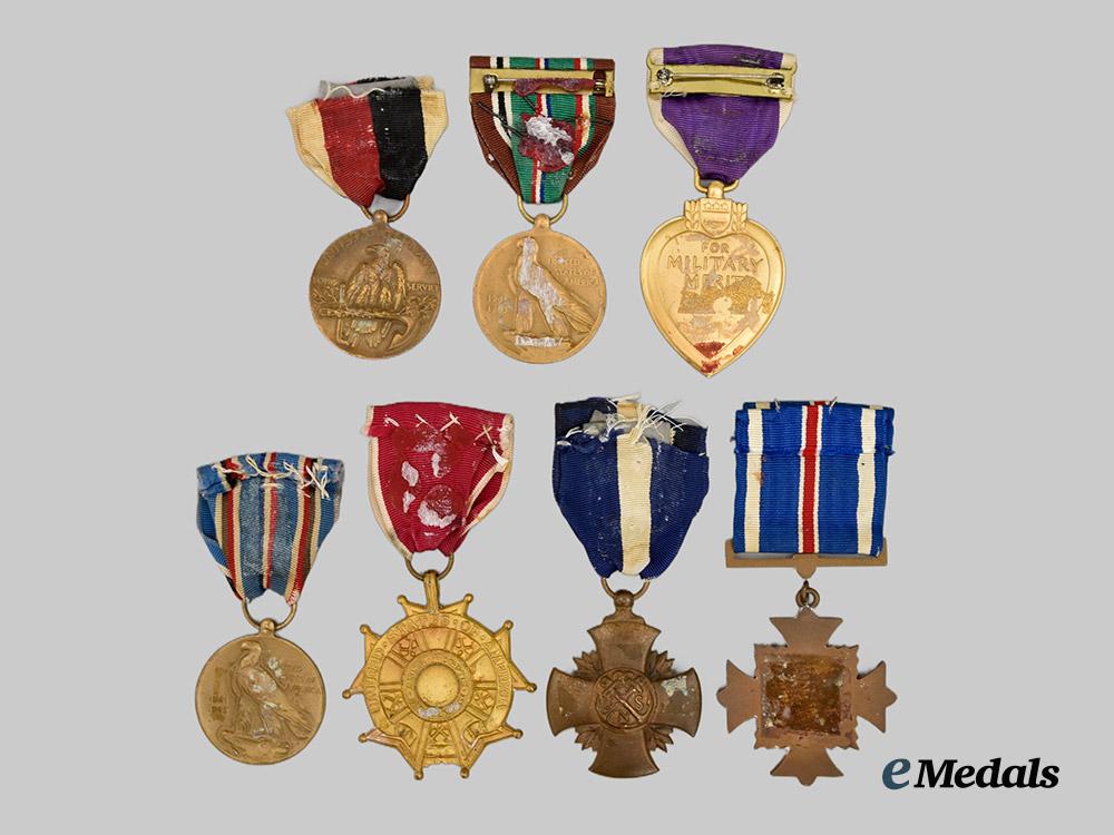 united_states._a_lot_of_seven_decorations___m_n_c4285