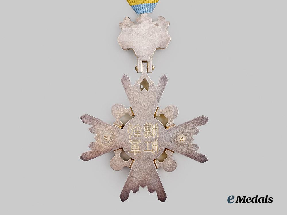 japan._an_order_of_the_sacred_treasure,_v_class,_post2003_with_case___m_n_c4315