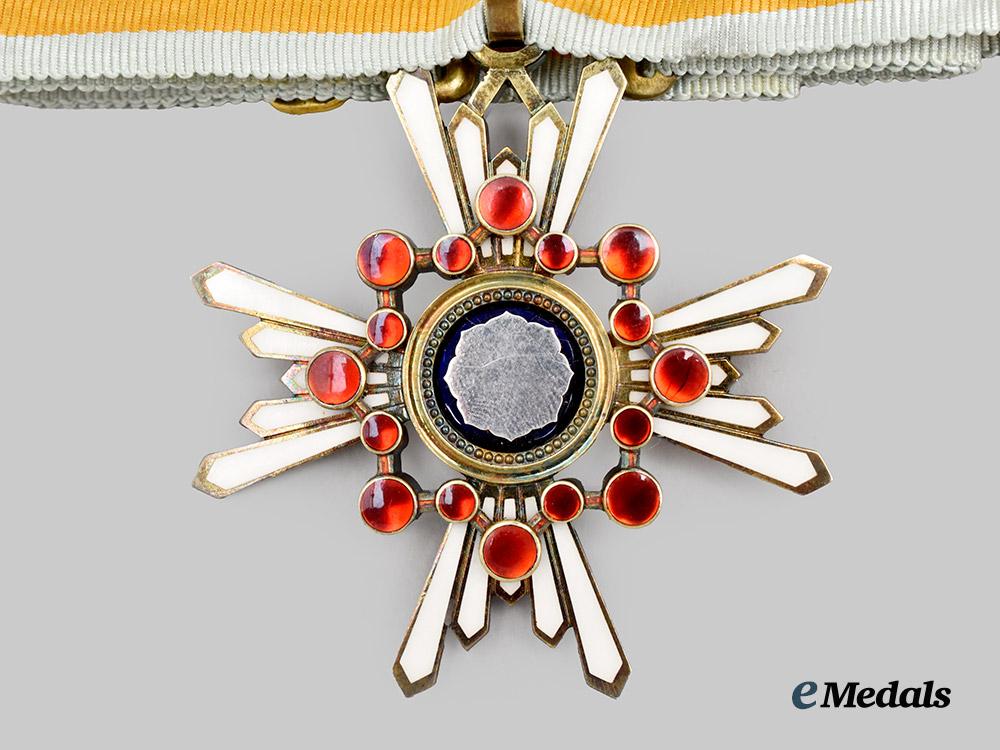 japan,_empire._an_order_of_the_sacred_treasure,_i_i_i_class,_c.1945___m_n_c4355