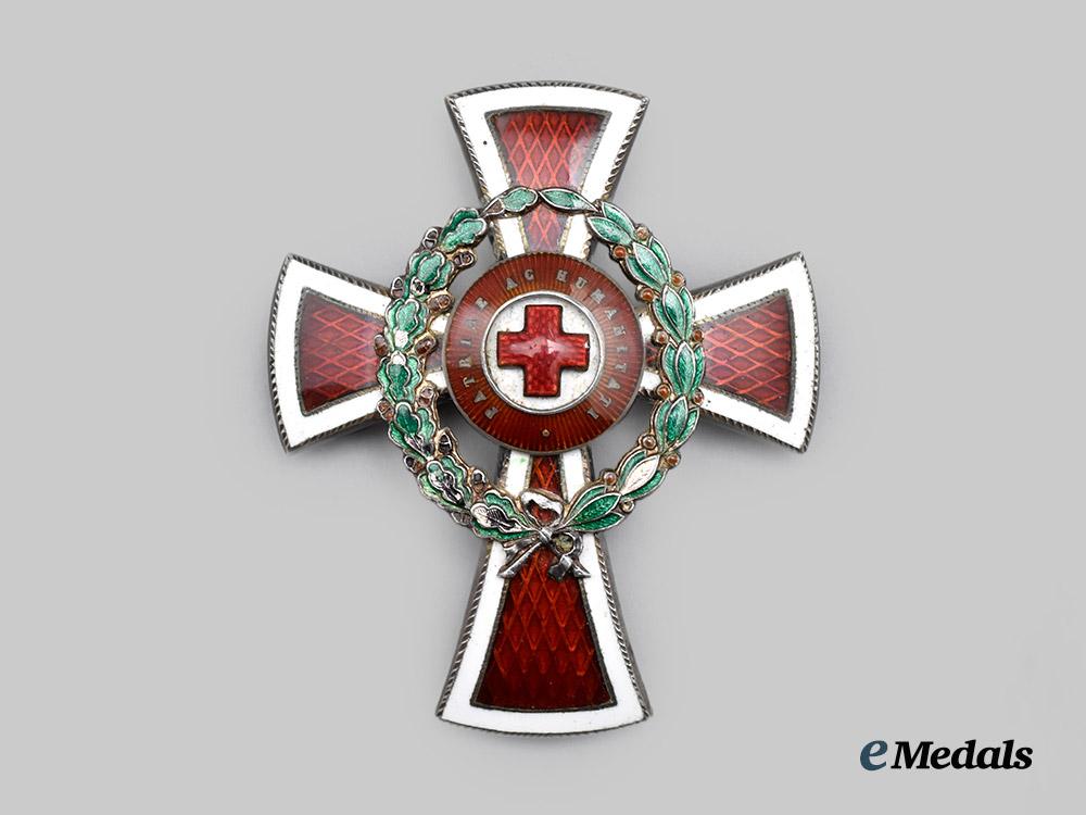 austria,_empire._an_honour_decoration_of_the_red_cross,_officer_cross_with_war_decoration,_c.1918___m_n_c4455