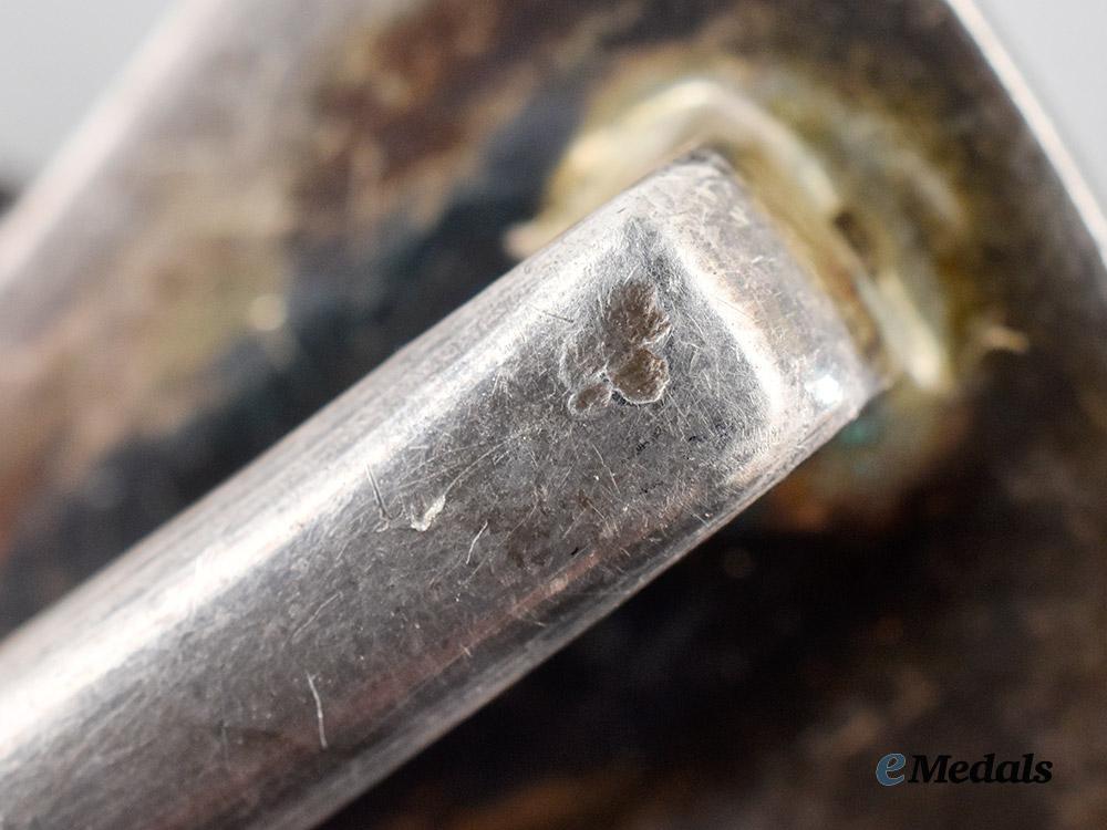 austria,_empire._an_honour_decoration_of_the_red_cross,_officer_cross_with_war_decoration,_c.1918___m_n_c4463