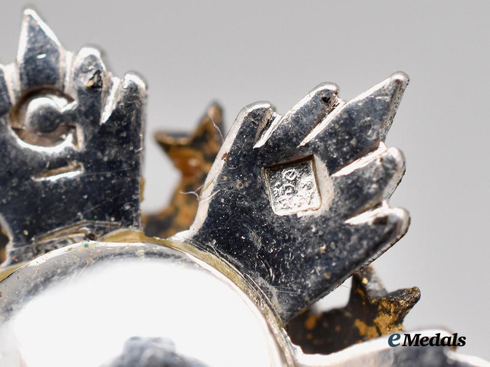 international._a_lot_of_seven_miniature_orders&_decorations___m_n_c4524