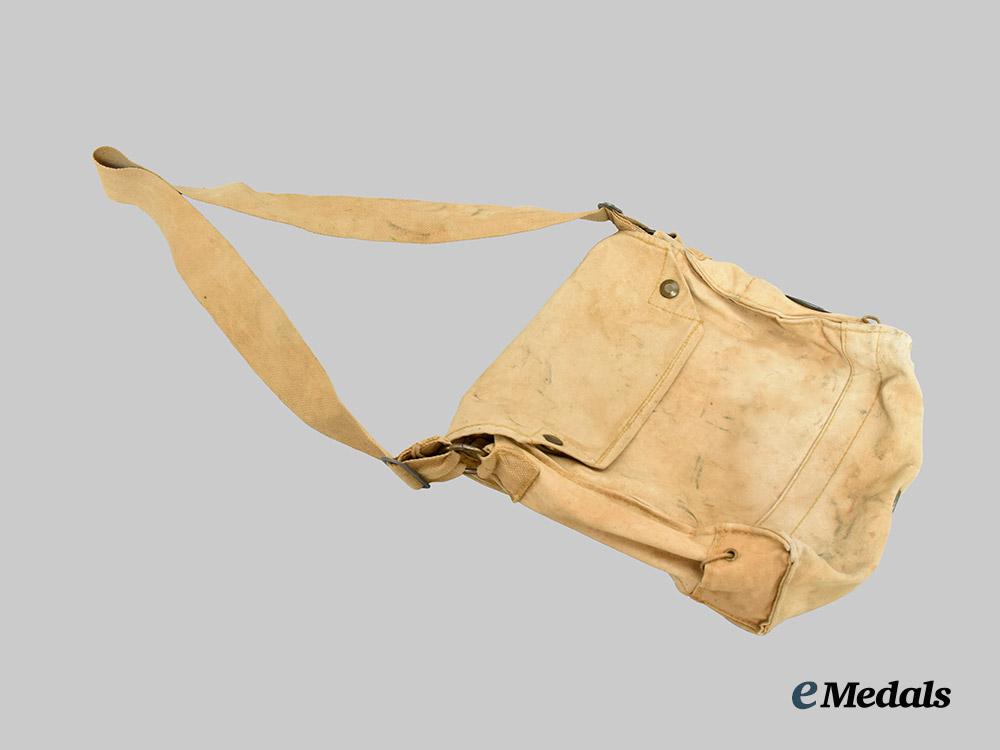 canada,_commonwealth._three_second_war_canadian_army_field_items___m_n_c4544