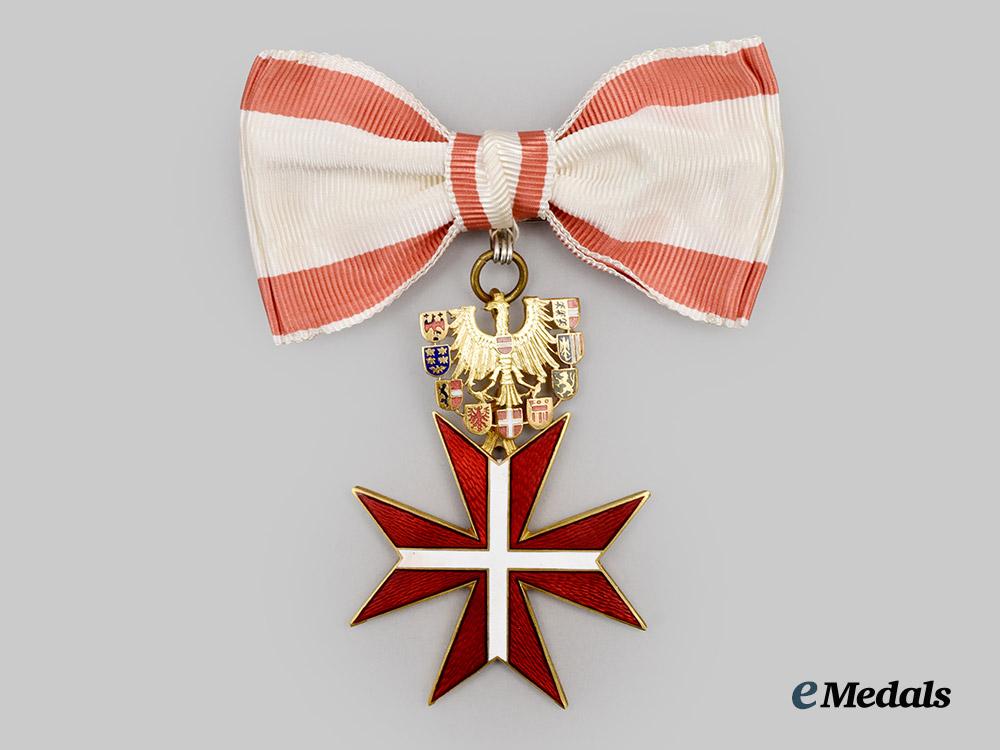 austria,_republic._a_decoration_of_honour_for_services_to_the_republic_of_austria,_gold_cross_honour___m_n_c4638