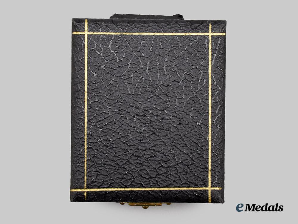 germany,_weimar_republic._a_württemberg_state_fire_service_association_cross_of_merit,_with_case___m_n_c4708