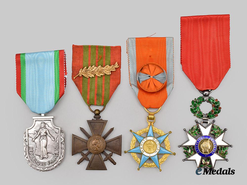france,_republic._a_lot_of_four_french_decorations___m_n_c4758