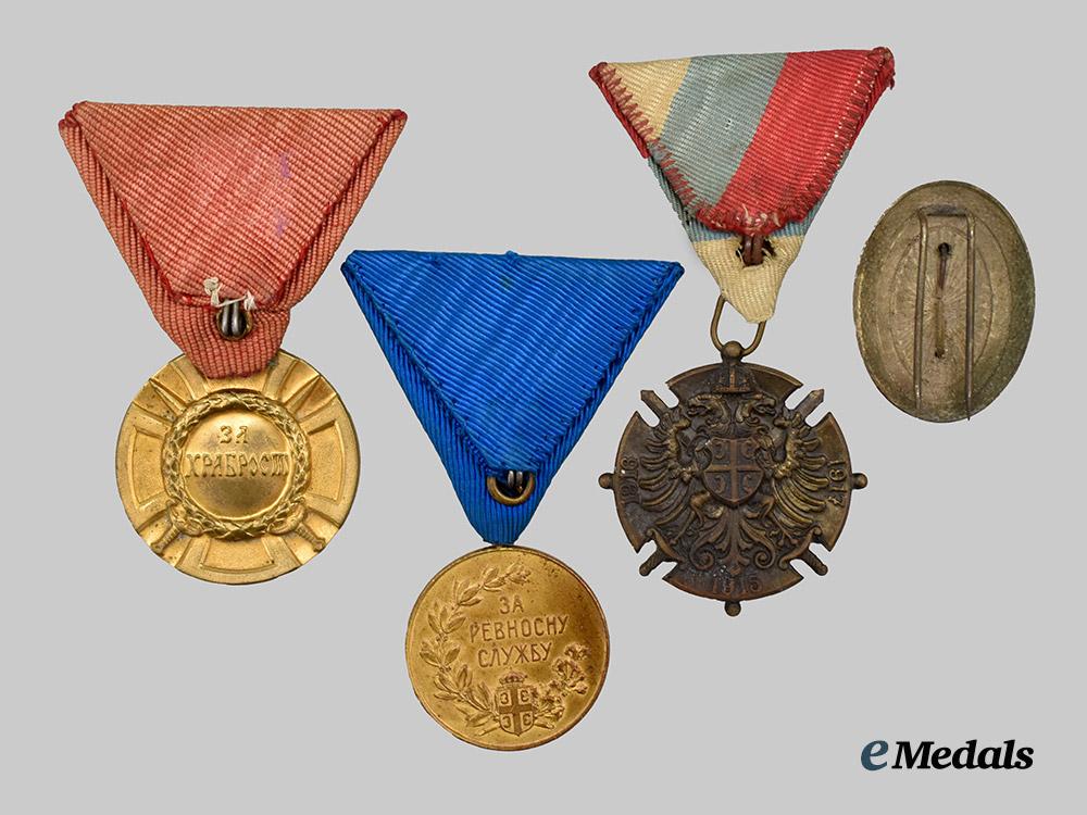serbia,_republic._a_lot_of_three_decorations_and_a_cap_badge___m_n_c4882