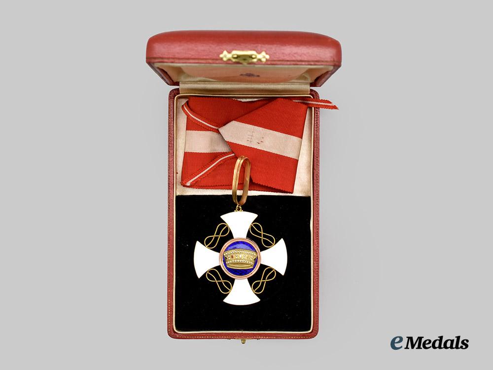 italy,_kingdom._an_order_of_the_crown,_commander_in_gold_by_cravanzola,_c.1900___m_n_c4887