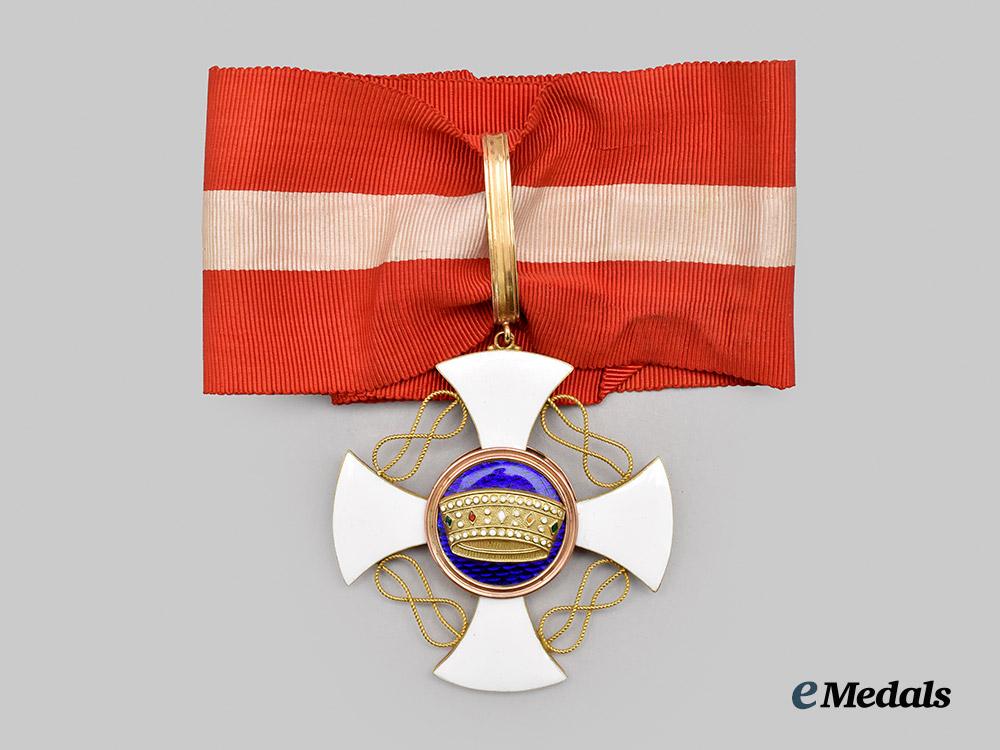 italy,_kingdom._an_order_of_the_crown,_commander_in_gold_by_cravanzola,_c.1900___m_n_c4890