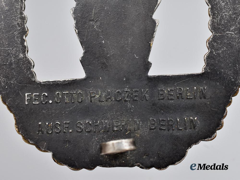 germany,_kriegsmarine._a_minesweeper_war_badge,_by_schwerin,_c.1941___m_n_c4940