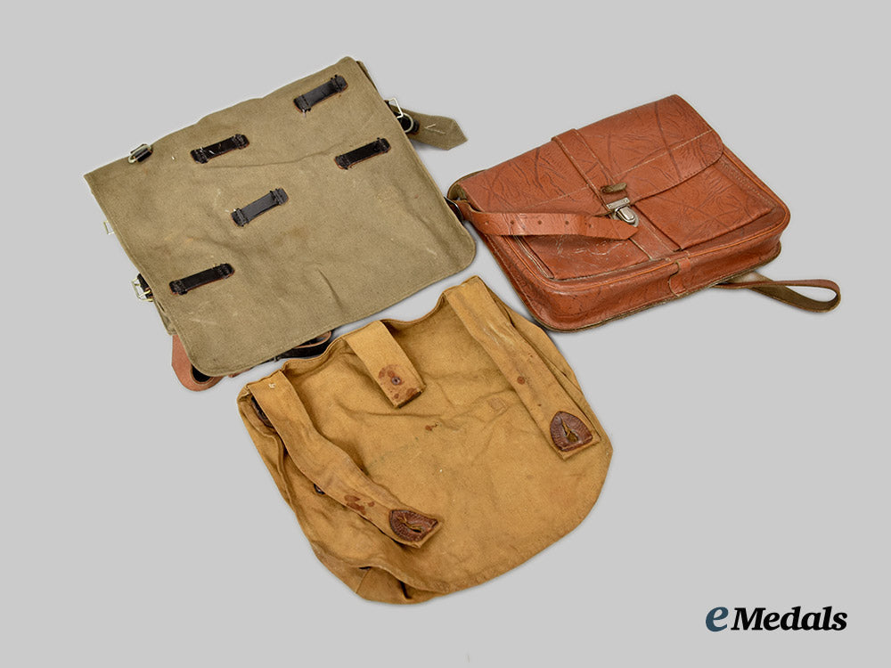 germany,_wehrmacht._a_mixed_lot_of_field_bags___m_n_c4989