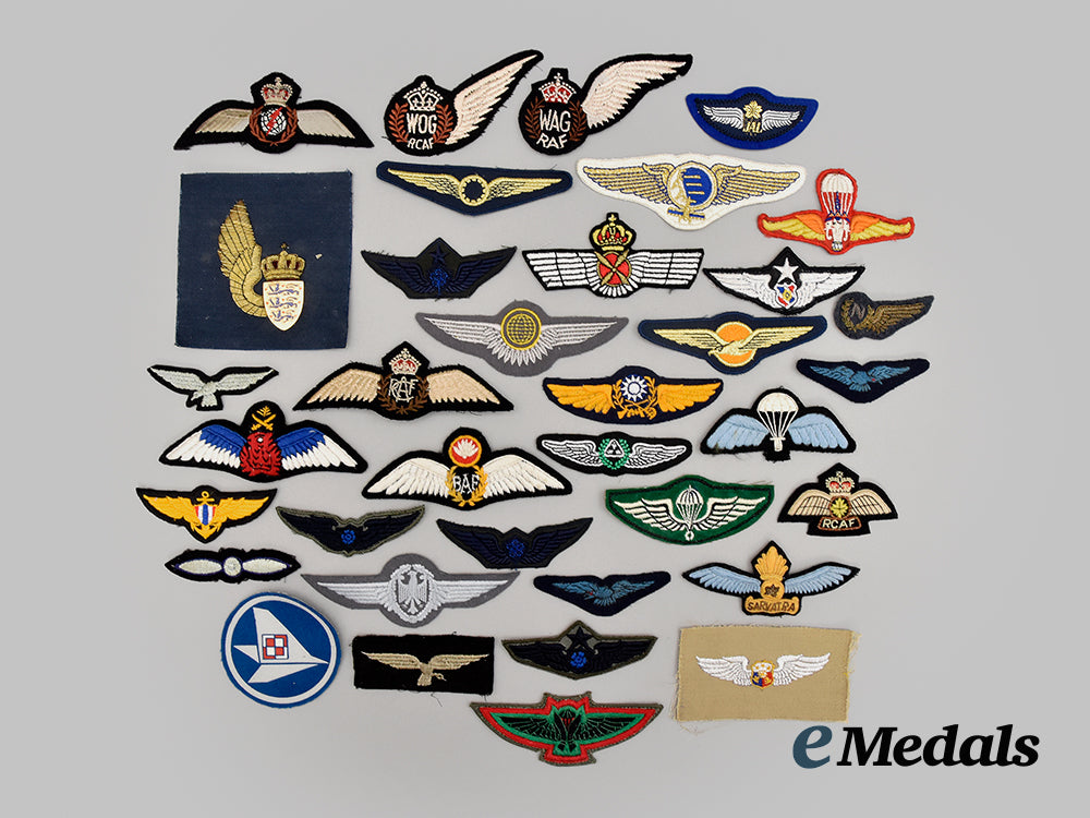 international._a_lot_of_thirty-_five_cloth_air_force_pilot_wings,_parachutist_wings&_half_wings___m_n_c4998