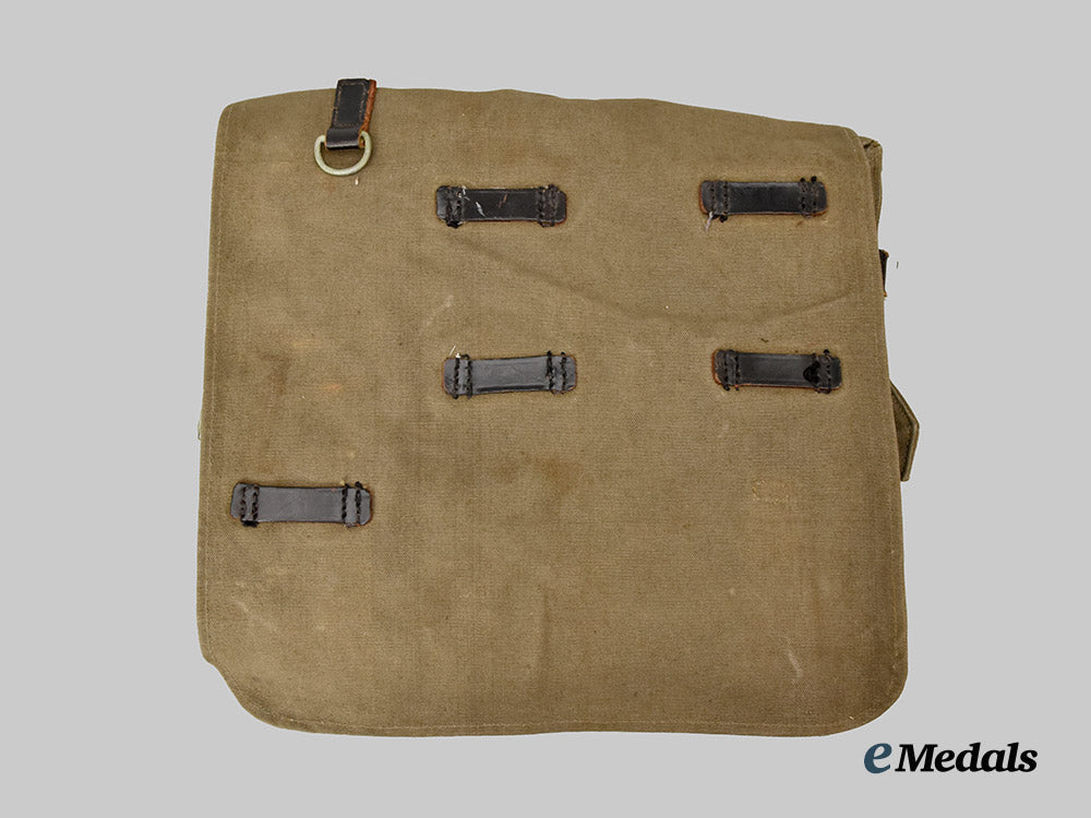 germany,_wehrmacht._a_mixed_lot_of_field_bags___m_n_c5008