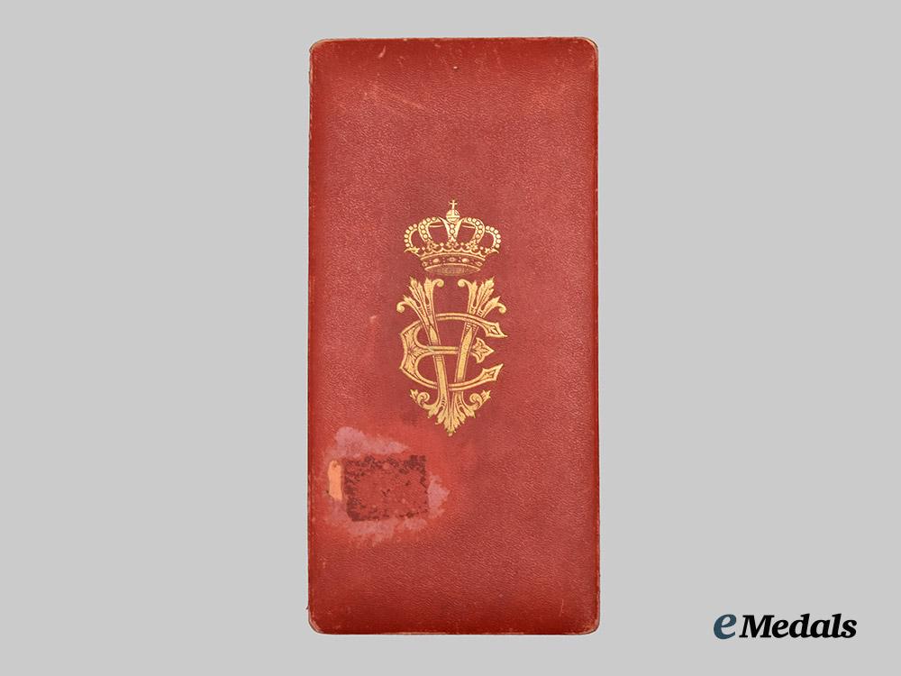 italy,_kingdom._an_order_of_the_crown_of_italy,_i_i_class_grand_officer_set_in_case,_by_cravanzola___m_n_c5029