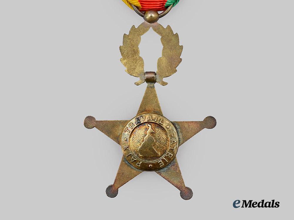 cameroon._an_order_of_valour,_knight,_c.1965___m_n_c5039